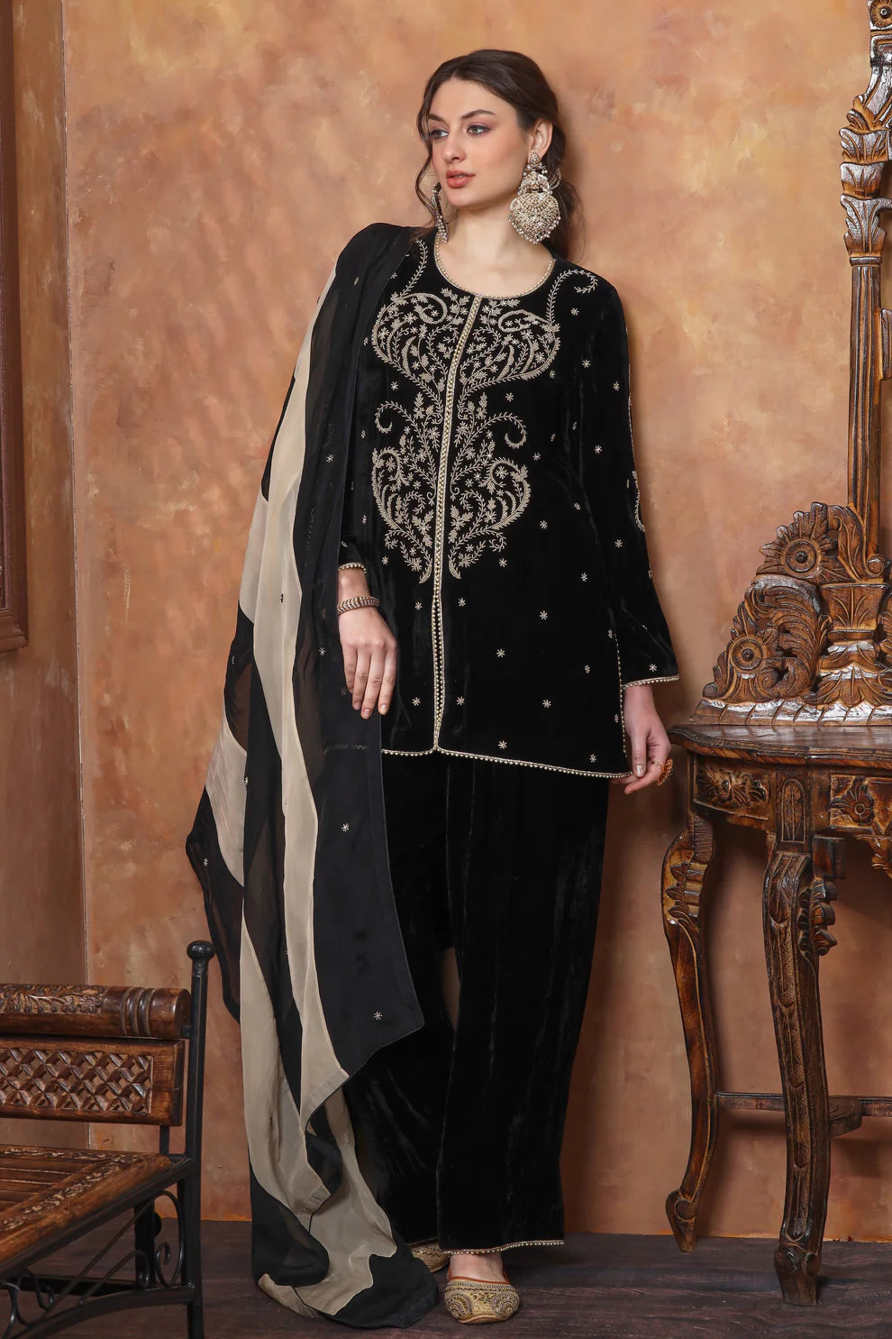 Velvet Farshi Suit With Beads Embroidery - BLACK